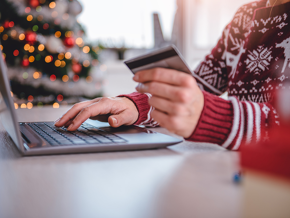 Paying by card and online often gives better benefits in money and savings
